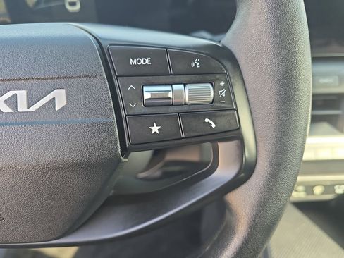Used 2025 Kia K4 LXS image 18