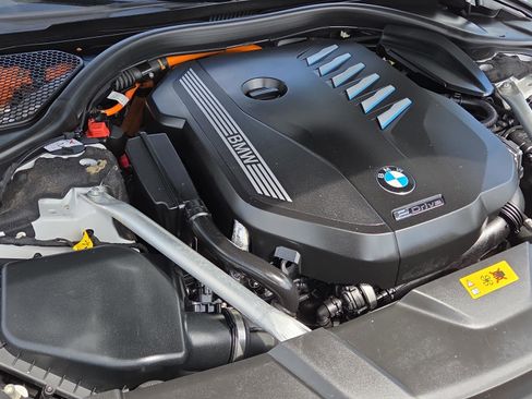 Used 2020 BMW 745e xDrive image 36