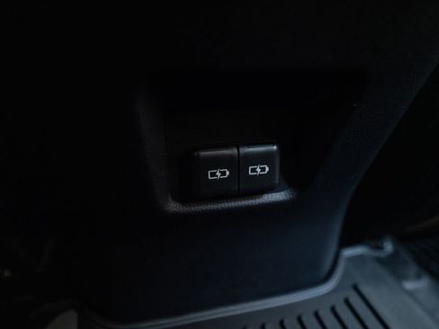 Certified 2024 Toyota RAV4 SE w/ Convenience Package image 39