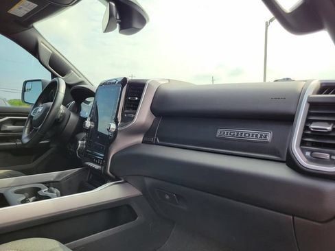 Used 2023 RAM 1500 Big Horn AWD/4WD image 32