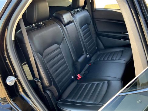 Used 2016 Ford Edge SEL w/ Equipment Group 201A image 19