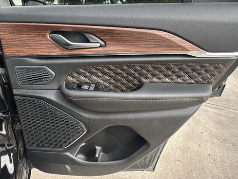 Used 2023 Jeep Grand Cherokee Summit w/ Adv Protech Group IV image 27