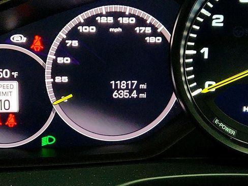 Used 2023 Porsche Panamera 4 Platinum Edition AWD/4WD image 16