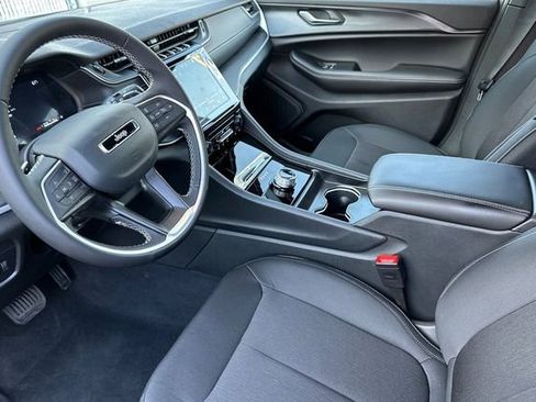 New 2025 Jeep Grand Cherokee Laredo X AWD/4WD image 2