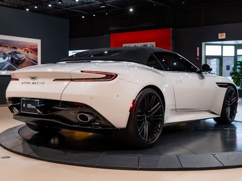 Used 2024 Aston Martin DB12 Convertible image 46
