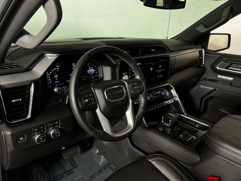 Used 2025 GMC Sierra 1500 Denali AWD/4WD image 11