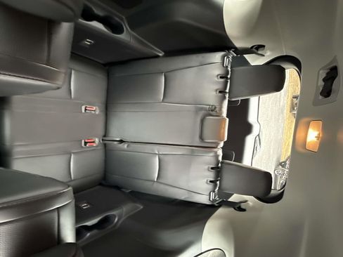 Used 2023 Toyota Highlander Limited image 18