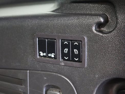 Used 2019 Chevrolet Suburban Premier image 49