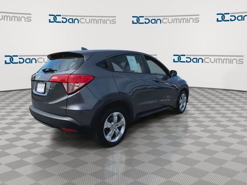Used 2016 Honda HR-V LX image 8