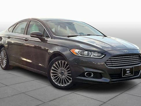 Used 2015 Ford Fusion Titanium image 2