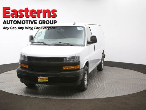 Used 2018 Chevrolet Express 2500 w/ Driver Convenience Package RWD image 53