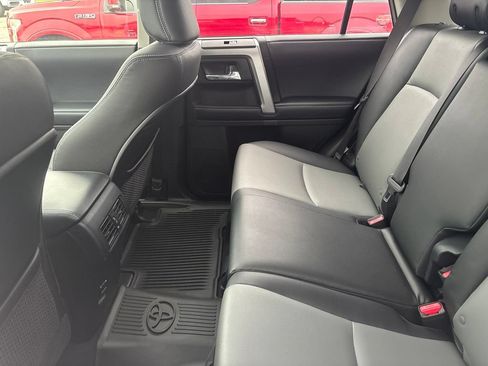 Used 2018 Toyota 4Runner SR5 Premium AWD/4WD image 7