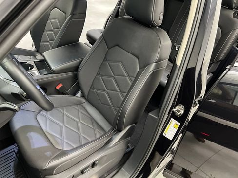 Used 2026 Volkswagen Atlas SE FWD image 11
