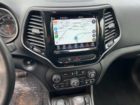 Used 2019 Jeep Cherokee Limited AWD/4WD image 6
