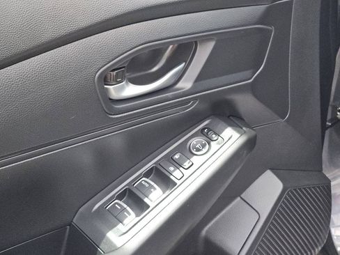 Used 2025 Honda Accord LX image 15