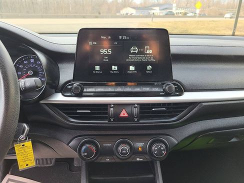 Used 2020 Kia Forte LXS FWD image 13