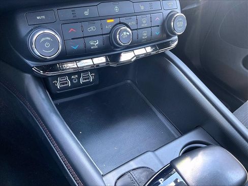 Used 2025 Dodge Durango GT AWD/4WD image 33