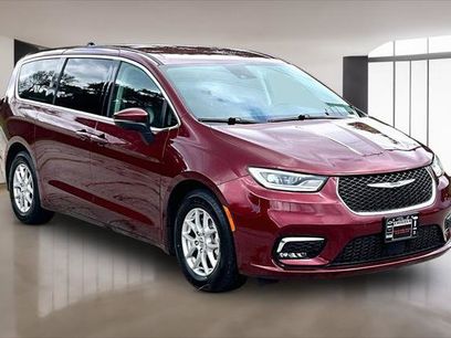 Certified 2023 Chrysler Pacifica Touring-L