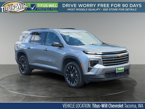 Used 2025 Chevrolet Traverse LT w/ Sun and Wheel Package AWD/4WD image 1