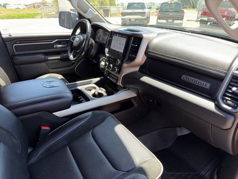 Used 2022 RAM 1500 Laramie AWD/4WD image 38