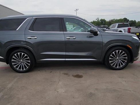 Used 2025 Hyundai Palisade Calligraphy FWD image 9