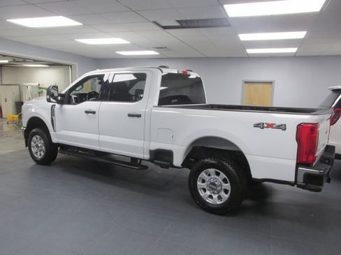 Used 2023 Ford F250 XLT w/ Snow Plow Prep Package image 6