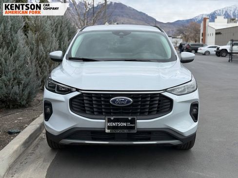 Used 2025 Ford Escape Platinum image 2