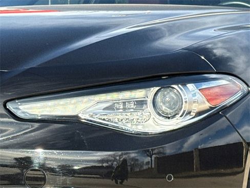 Used 2021 Alfa Romeo Giulia Ti Sport image 4