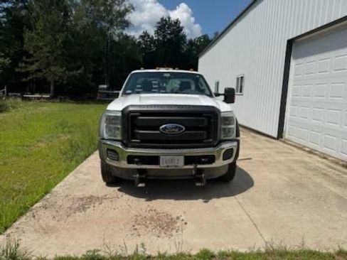 Used 2012 Ford F550 4x4 Regular Cab Super Duty w/ Payload Upgrade Pkg image 3