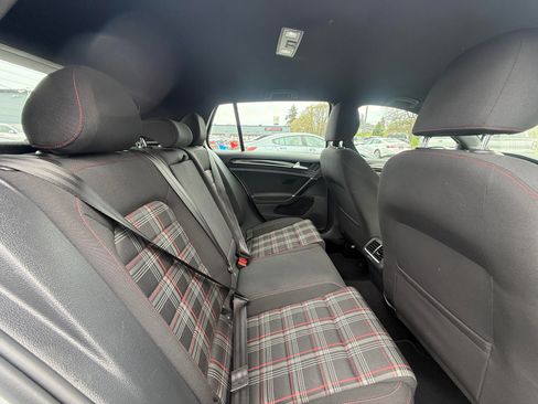 Used 2016 Volkswagen GTI SE FWD image 9