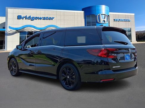 Used 2024 Honda Odyssey Sport image 4