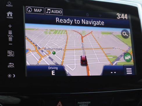 Used 2018 Honda Pilot Touring image 15