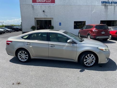 Used 2013 Toyota Avalon XLE Touring FWD image 17