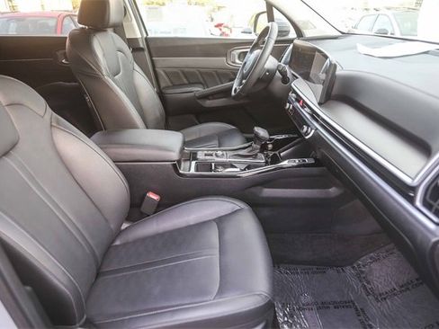Certified 2025 Kia Sorento SX image 17