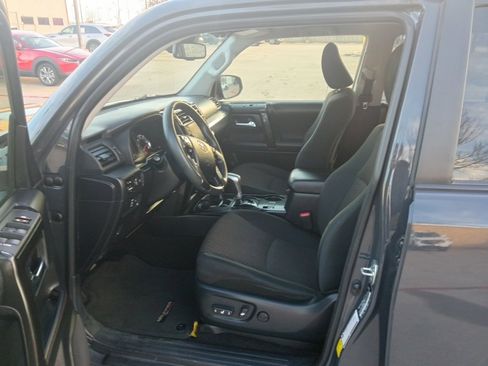 Used 2024 Toyota 4Runner TRD Off-Road image 3