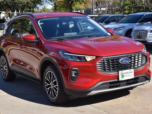 Used 2024 Ford Escape SE image 4