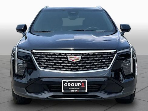 Used 2025 Cadillac XT4 Premium Luxury FWD image 4