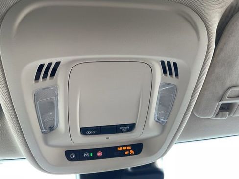 Used 2023 Buick Envision Essence FWD image 28
