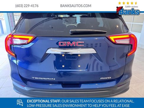 Certified 2022 GMC Terrain SLE w/ Driver Convenience Package image 7
