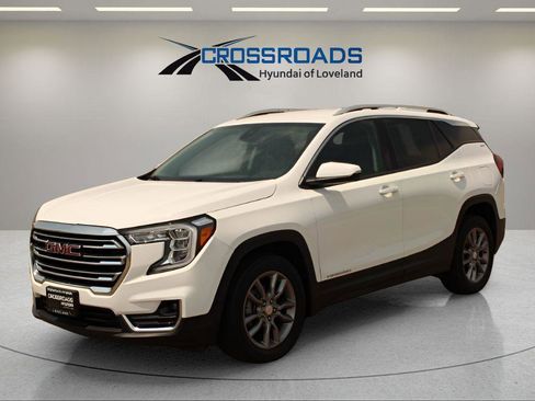 Used 2022 GMC Terrain SLT image 1