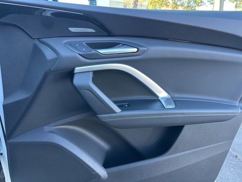 Used 2025 Audi Q5 Premium Plus w/ Premium Plus image 16