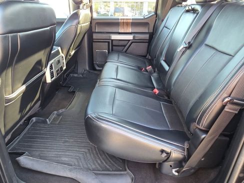 Used 2019 Ford F150 Lariat image 17