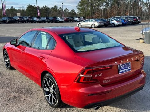 Used 2019 Volvo S60 T5 Momentum w/ Premium Package image 5