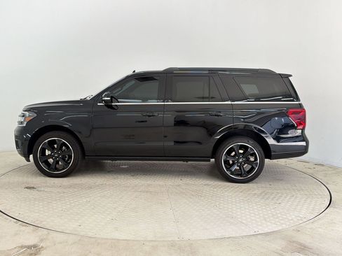 Used 2023 Ford Expedition Limited AWD/4WD image 2