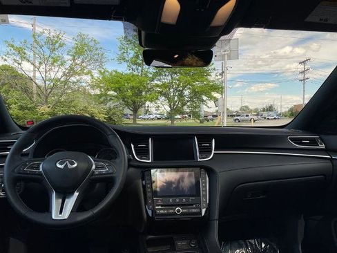 Certified 2025 INFINITI QX50 Sport image 13