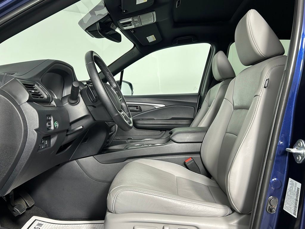 Used 2025 Honda Passport EX-L image 30