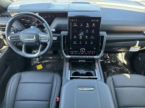New 2026 GMC Yukon XL Denali w/ Denali Reserve Package AWD/4WD image 7