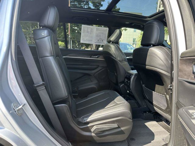 Used 2024 Jeep Grand Cherokee L Limited AWD/4WD image 25