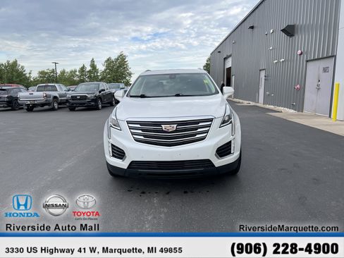 Used 2019 Cadillac XT5 Luxury AWD/4WD image 2