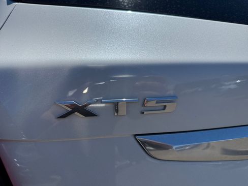 Used 2022 Cadillac XT5 Premium Luxury w/ Technology Package FWD image 23